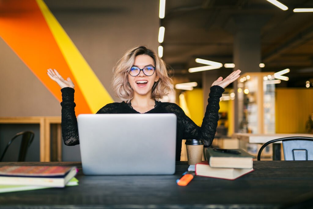Descubra por que um site em WordPress é a melhor escolha para seu projeto online, com inúmeras vantagens e funcionalidades incríveis.